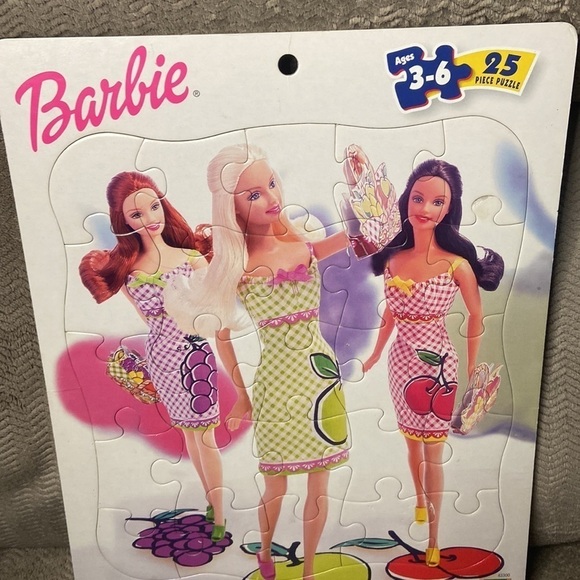 Vintage Barbie And Friends 25 Piece Puzzle Mattel 2002 - Picture 2 of 7